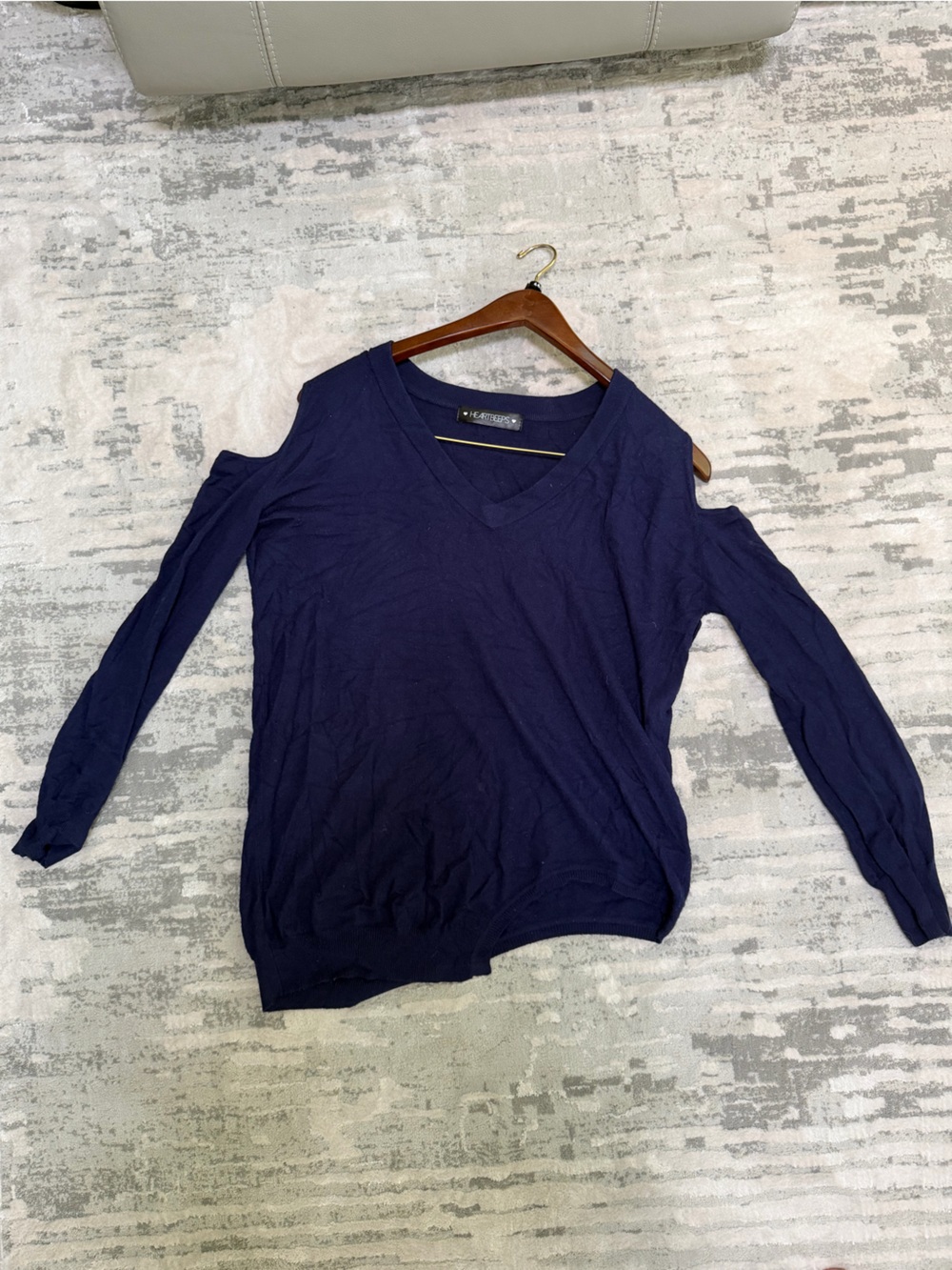 Navy Long-Sleeve Women's V-Neck Top - heartbeeps